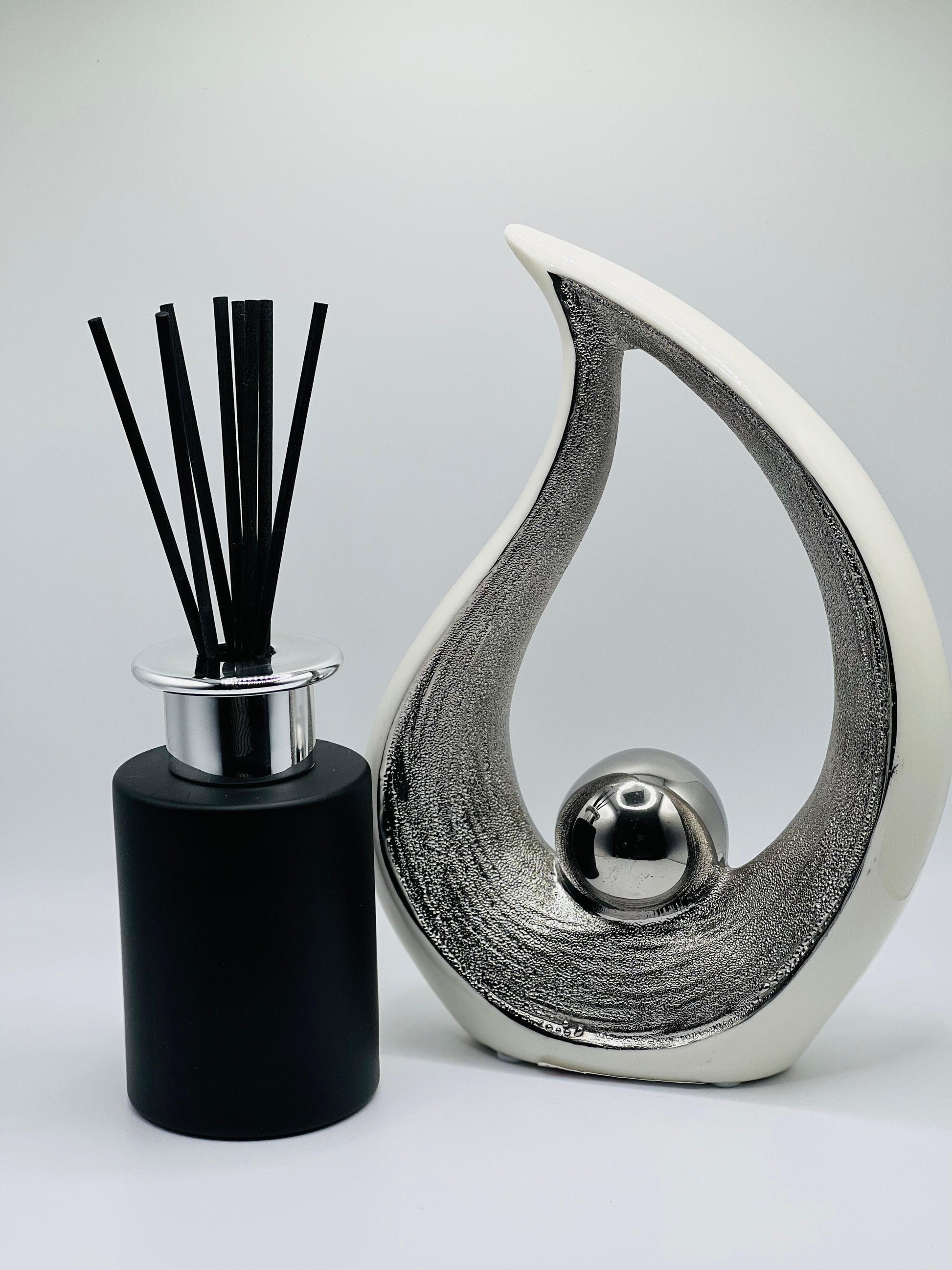 Essential Oil Diffusers - Panamanian Home